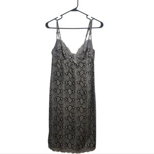 Victoria's Secret Gray Snake Skin Print Underwire Nightie Chemise Lingerie Sz L
